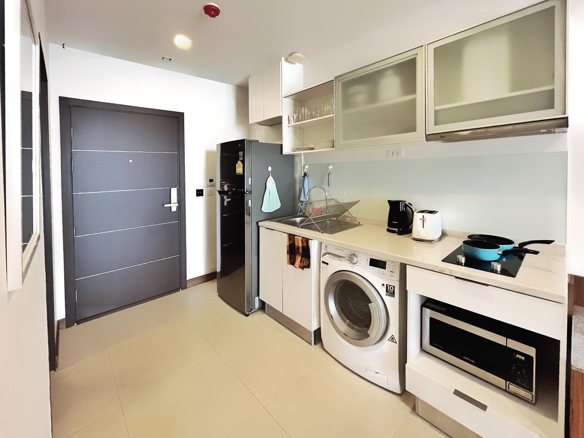 The Astra Cozy Living Apartment *