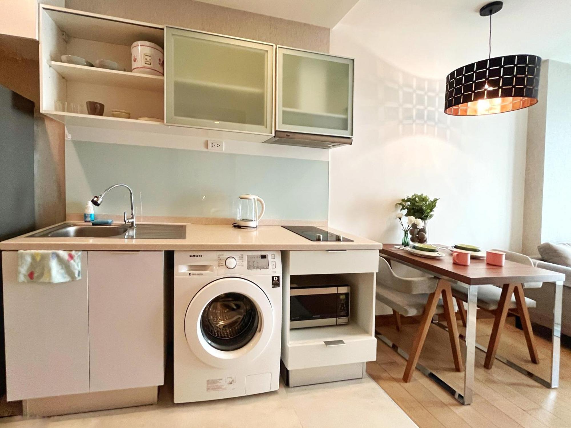 The Astra Cozy Living Apartment *